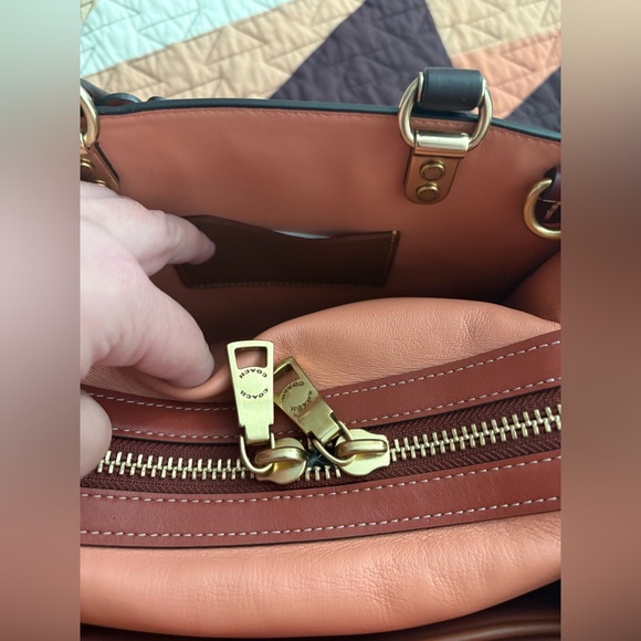 Coach Tea Rose Rogue - Picture 10 of 14